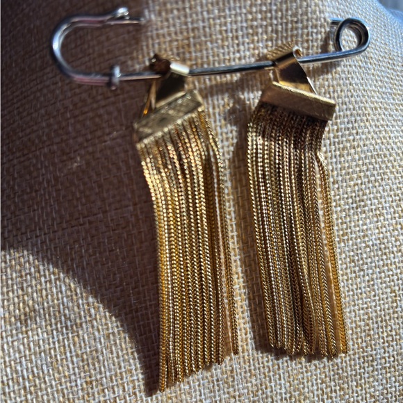Elegant Nina Richi’s Collection from Monet - Gold Tassel Earrings - Picture 3 of 6